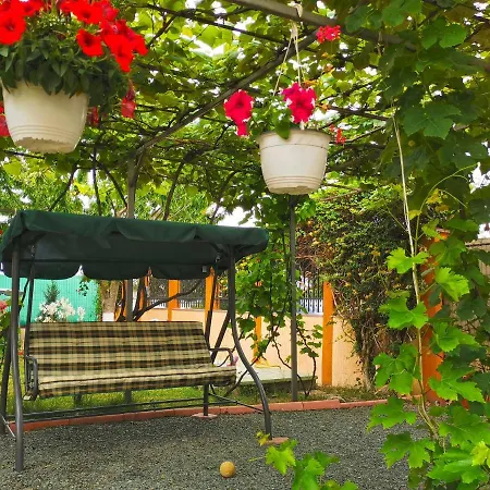 Maris Guest house *